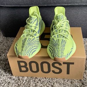 Yeezy Boost 350 V2